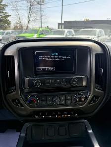 2017 Chevrolet Silverado 1500 HIGH COUNTRY CREWCAB 4X4/ 6.2L V8 - Photo 13