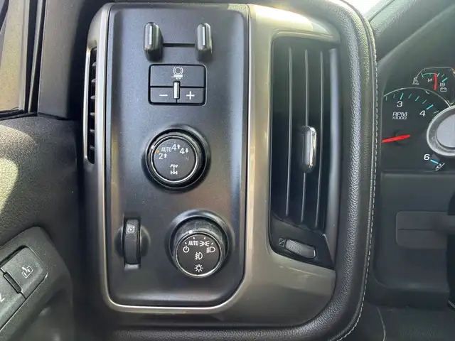 2017 Chevrolet Silverado 1500 HIGH COUNTRY CREWCAB 4X4/ 6.2L V8 - Photo 18