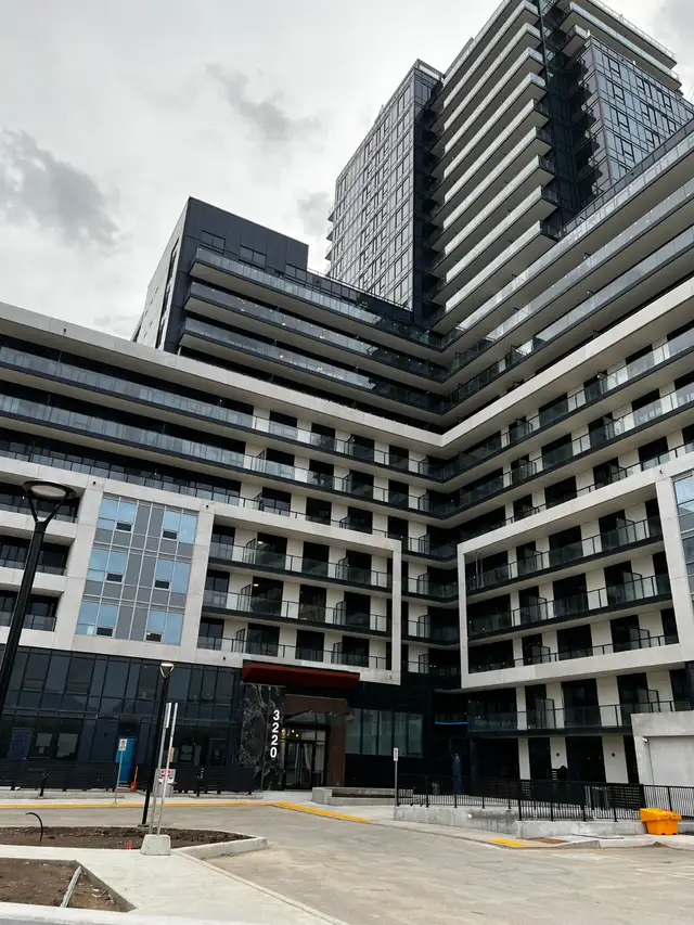 2 bedroom 1 washroom condo in Oakville for rent