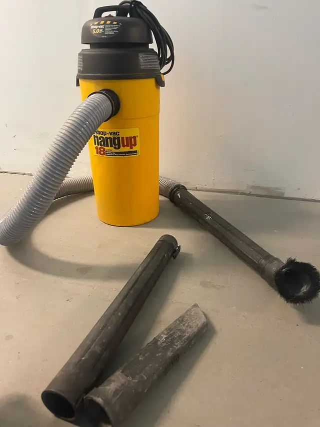 Shop Vac with a 5.0 peak HP motor for wet and dry