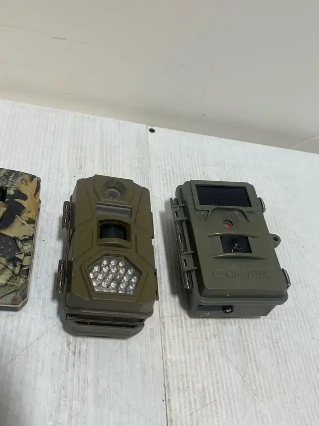 Trail Cameras - Photo 4