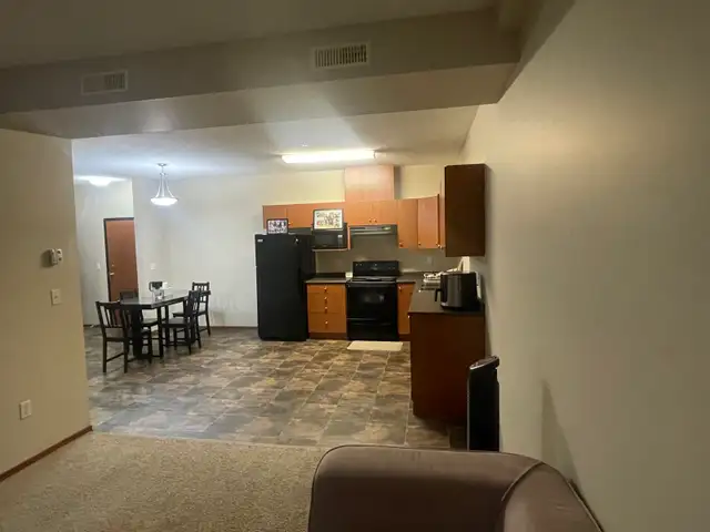Two-bedroom apartment for rent in a prime location on the south - Photo 2