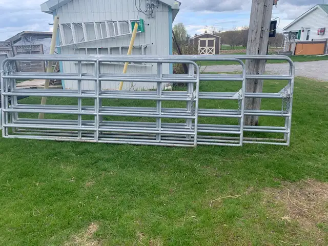 Farm gates - Photo 2