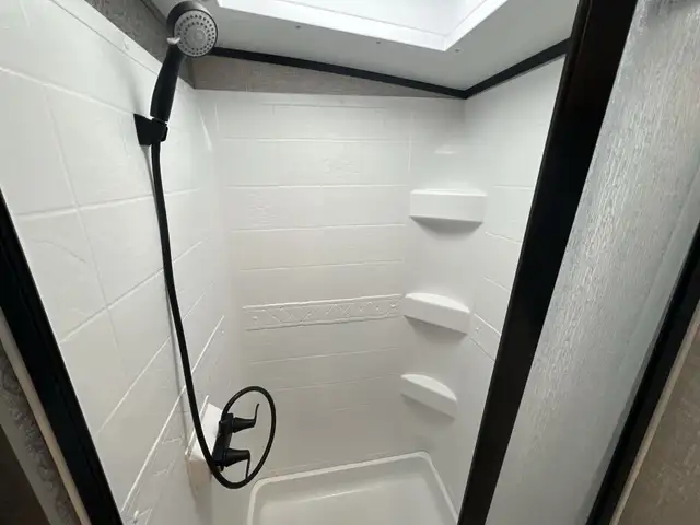 Bunkhouse Travel Trailer – Clean & Spacious - Photo 5