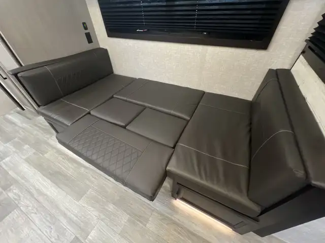 Bunkhouse Travel Trailer – Clean & Spacious - Photo 6