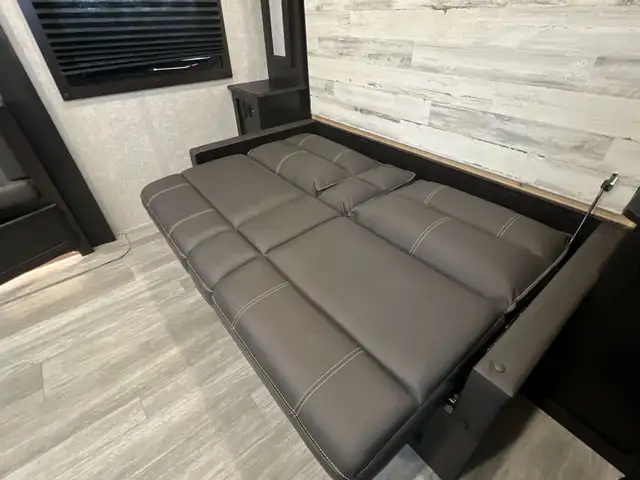 Bunkhouse Travel Trailer – Clean & Spacious - Photo 12