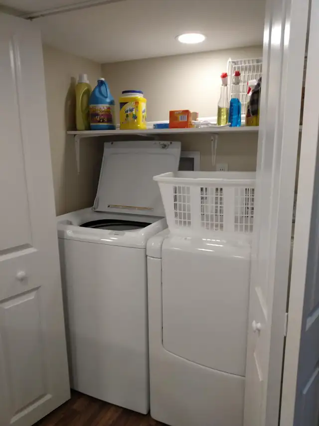 STUDENTS LEGAL FULLY FURNISHED ONE  BED DEN-QUEEN ELIZABETH AREA - Photo 5