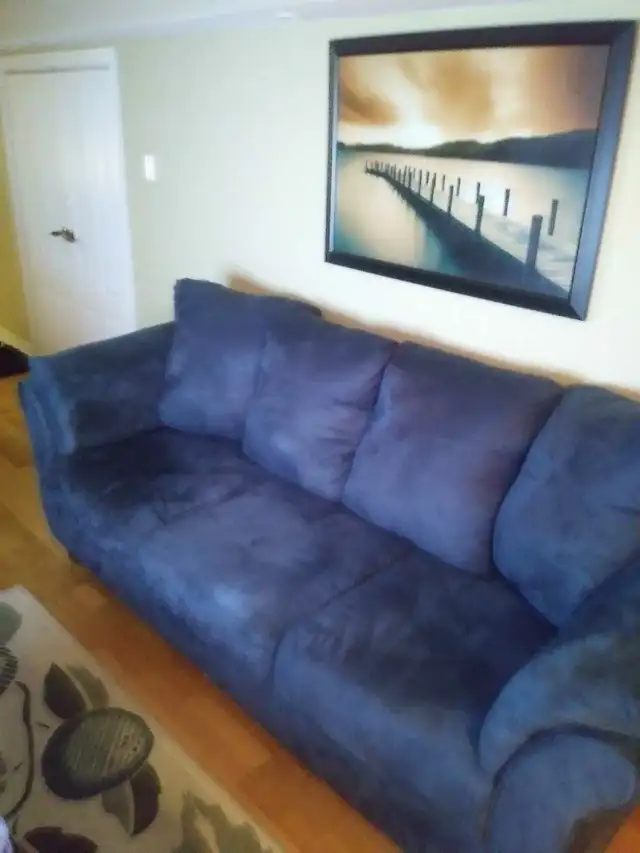 COUCH AND LOVESEAT
