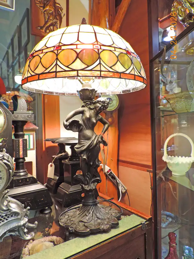Tiffany Style Bronze Lamp