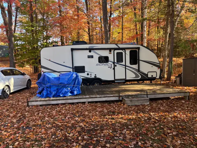 Well-maintained 2018 27ft Sonic by Venture @ Pickerel Bay Lodge