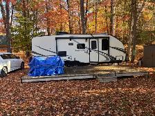 Well-maintained 2018 27ft Sonic by Venture @ Pickerel Bay Lodge
