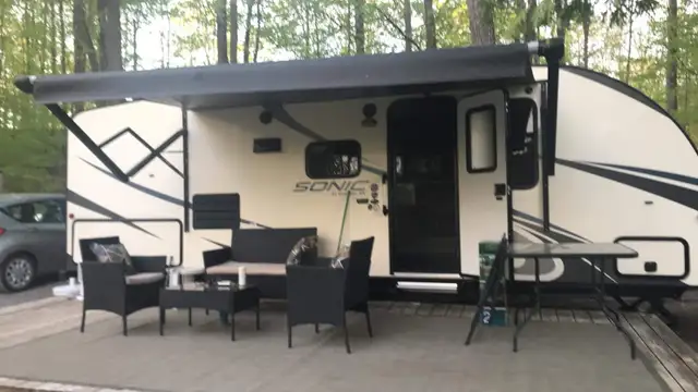 Well-maintained 2018 27ft Sonic by Venture @ Pickerel Bay Lodge - Photo 5