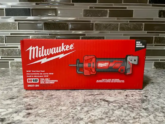 New Milwaukee M18 Cut Out Zip Tool