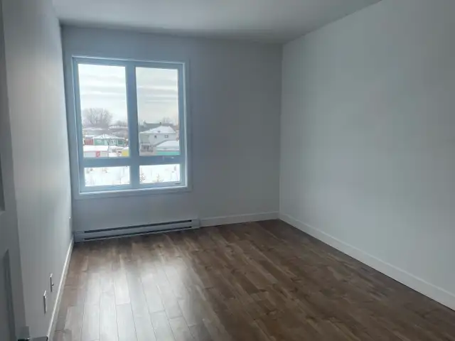 TRÈS GRAND 4 1/2 À LOUER DÈS MAINTENANT! - Photo 5