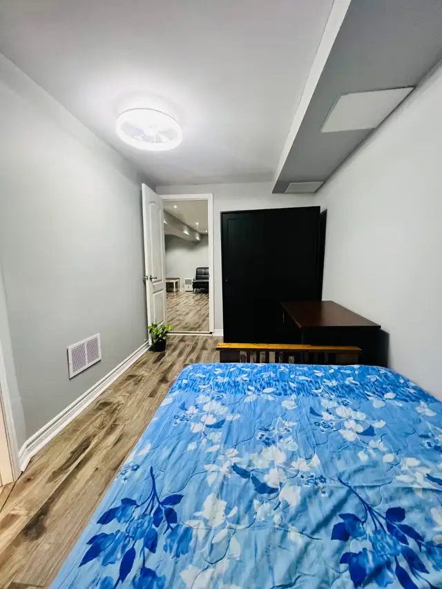 Furnished PRIVATE room & bathroom (Female only) Mississauga - Photo 3