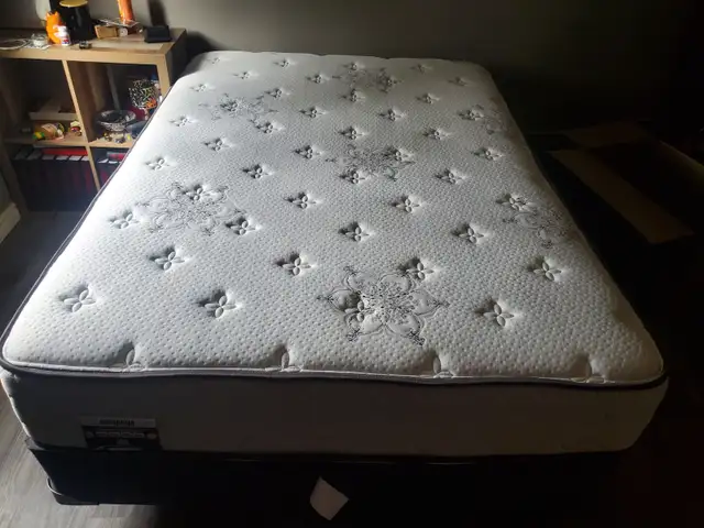 Double/Full Bed