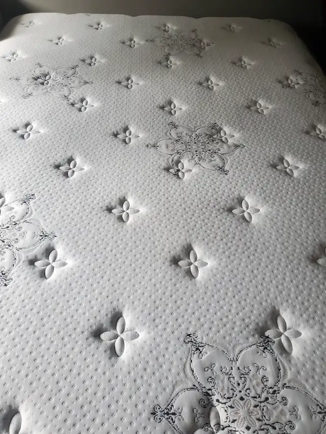 Double/Full Bed - Photo 3