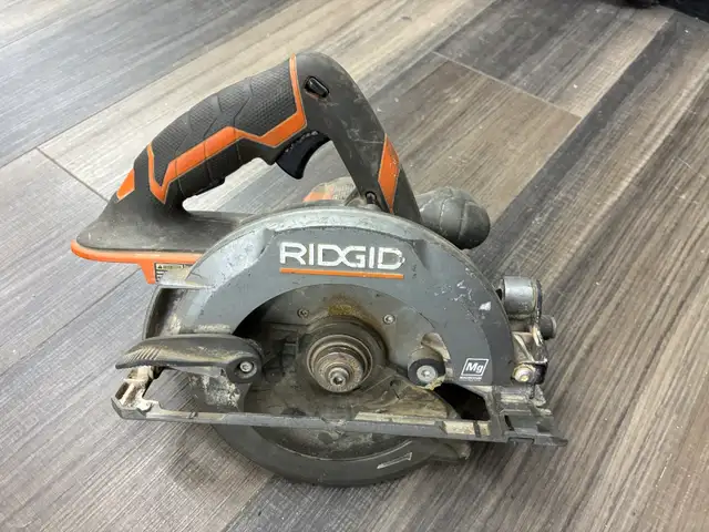 Rigid R8651 Circular Saw