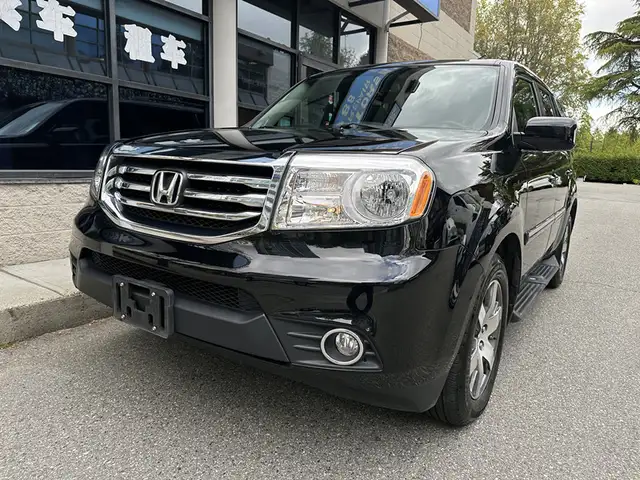 2013 Honda Pilot Touring | ONLY 32k KM | Local BC | 8-Passenger