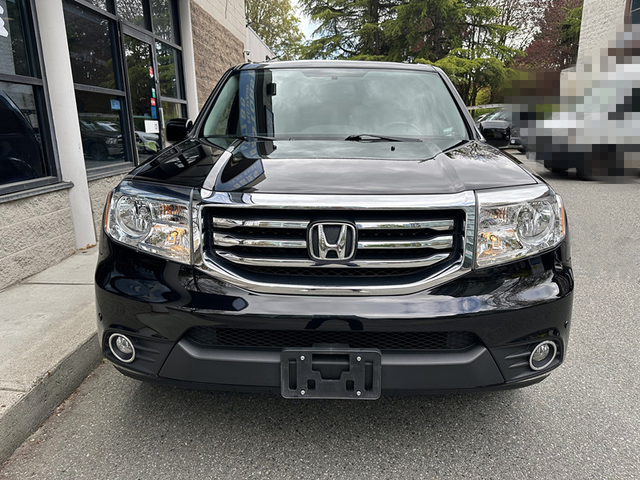 2013 Honda Pilot Touring | ONLY 32k KM | Local BC | 8-Passenger - Photo 2