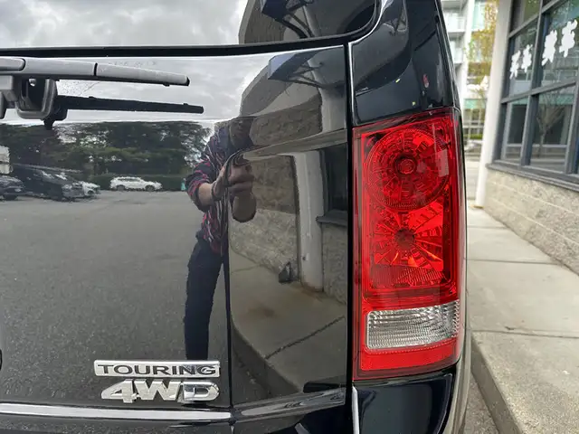 2013 Honda Pilot Touring | ONLY 32k KM | Local BC | 8-Passenger - Photo 6