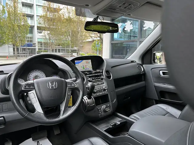 2013 Honda Pilot Touring | ONLY 32k KM | Local BC | 8-Passenger - Photo 9