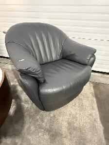 Natuzzi leather rocking swivel chair