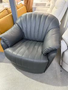 Natuzzi leather rocking swivel chair - Photo 2