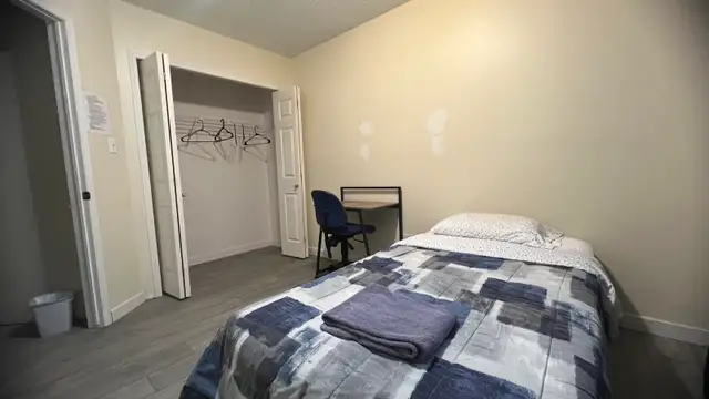 Rooms for Rent Private Rooms Close by Londonderry Mall - Photo 2