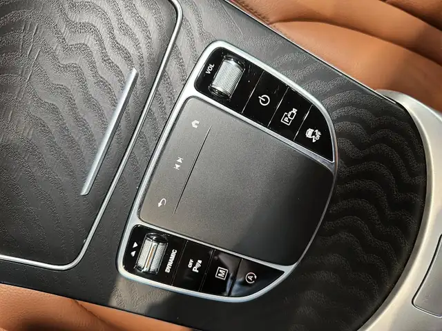 2022 Mercedes-Benz GLC300 4MATIC SUV Warranty until 2028 or 120, - Photo 9