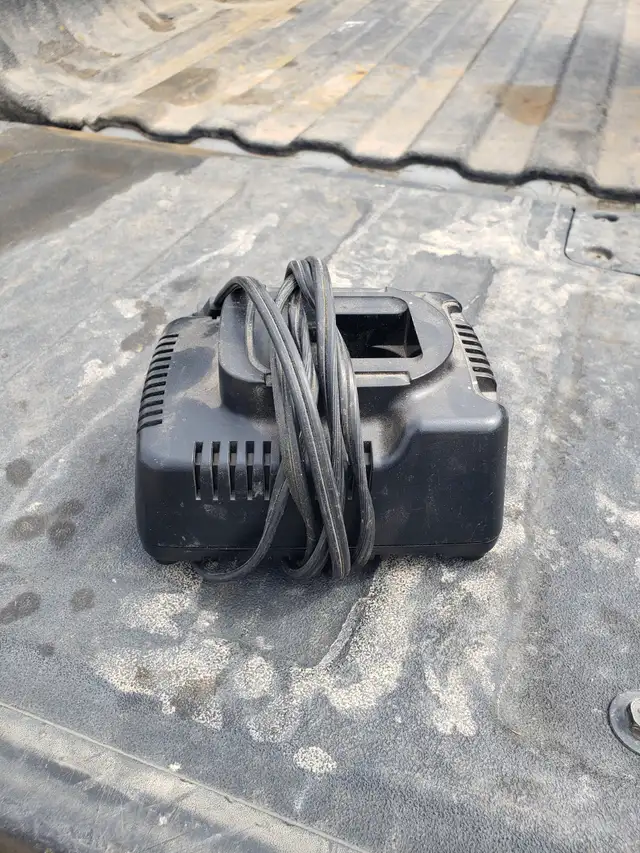 Dewalt power drill. - Photo 2