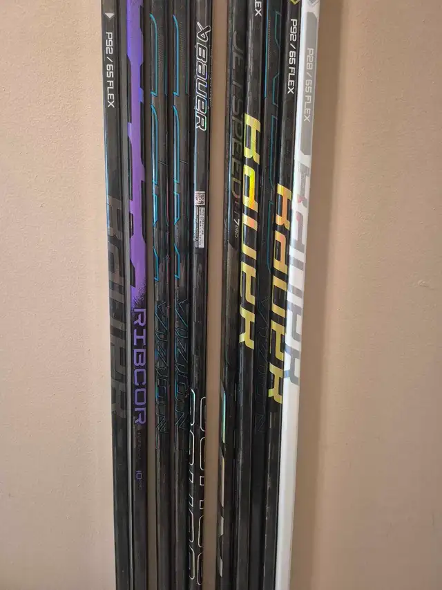 Hockey Sticks - Photo 2