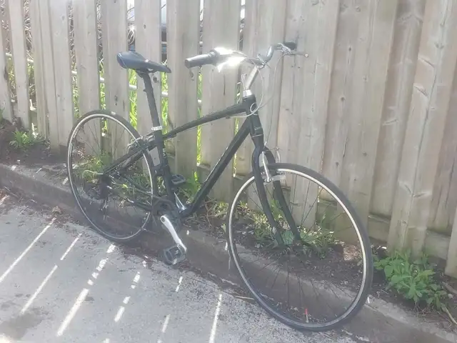 Giant Cypress Hybrid Bike for Sale