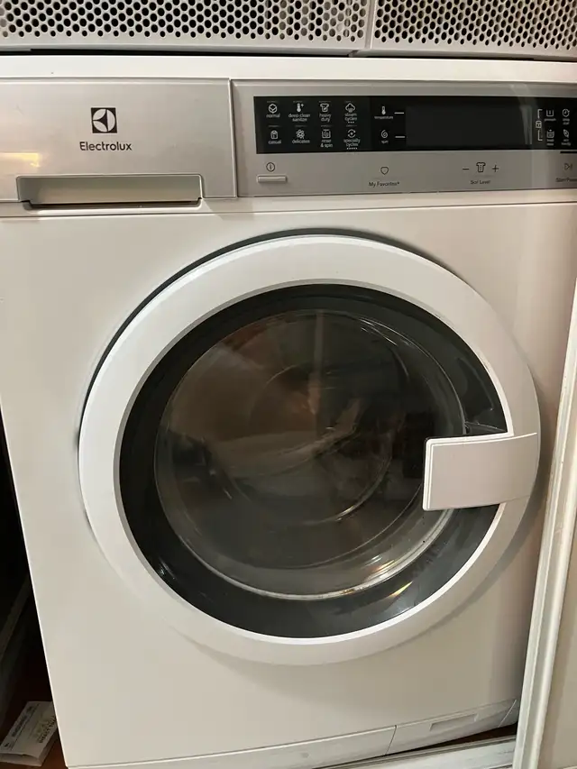 Electrolux apartment size washer - Photo 4