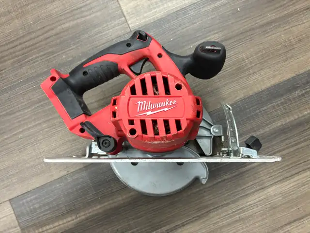 Milwaukee 2630 M18 Circular Saw - Photo 2