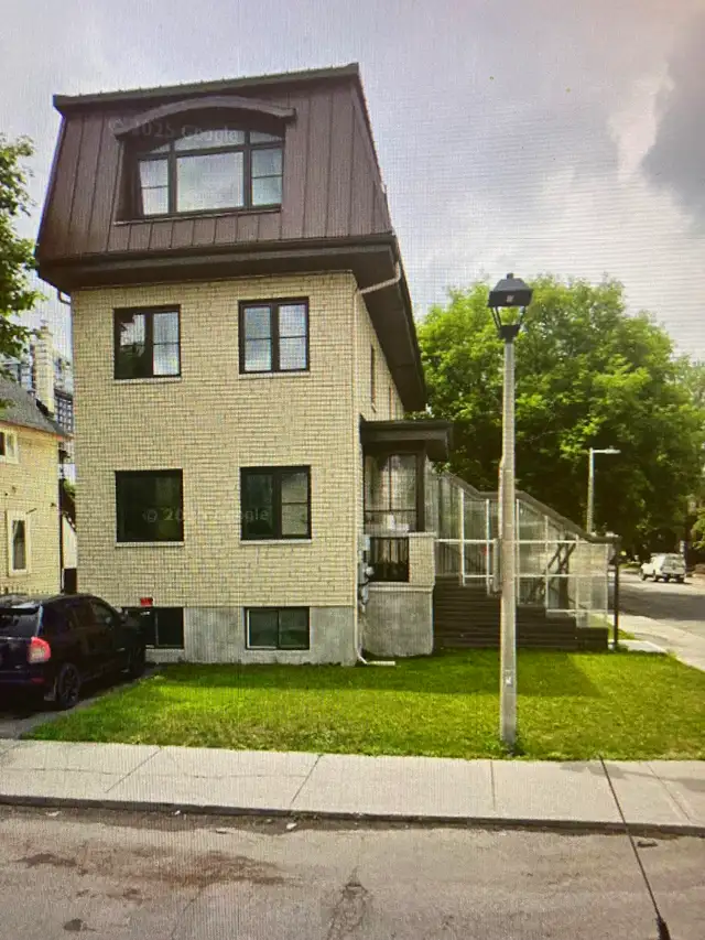 Outdoor parking spot for rent - Photo 2