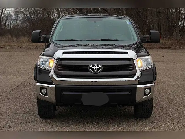 MINT CONDITION 2015 Toyota Tundra 5.7L V8 4x4 – Certified - Photo 2