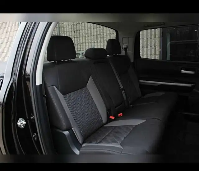 MINT CONDITION 2015 Toyota Tundra 5.7L V8 4x4 – Certified - Photo 5