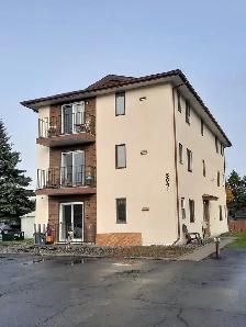 1 BDRM - Open / Balcony