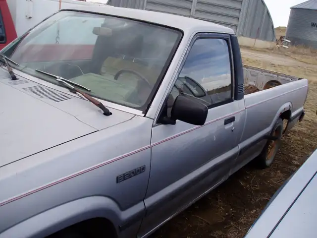 1986 Mazda B2000 Reg Cab Longbox