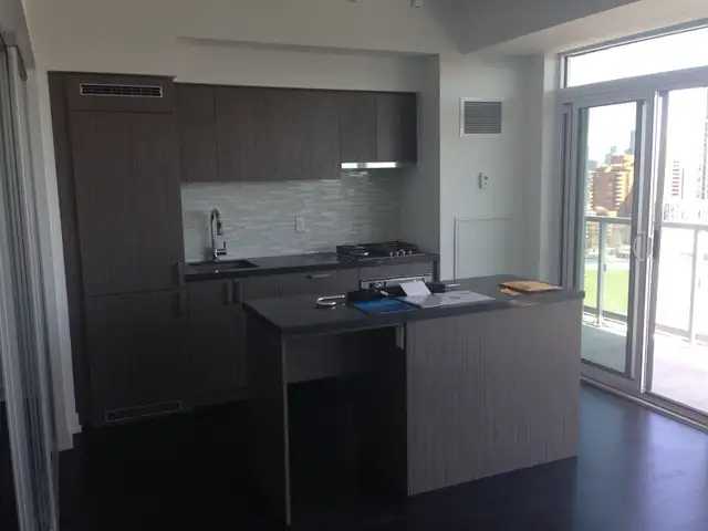 Bathurst & St Clair Ave W - 1 Bedroom   1 Bath - Photo 8