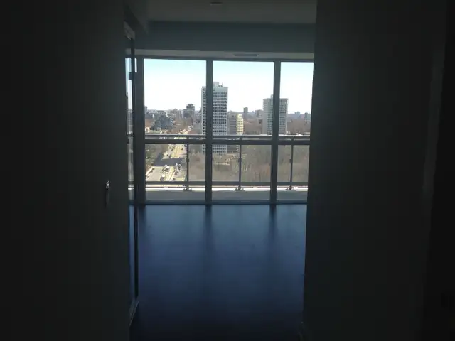 Bathurst & St Clair Ave W - 1 Bedroom   1 Bath - Photo 10