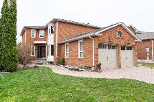 OPEN HOUSE-Stunning 4 1 Bed Home in Hills of St. Andrew - Aurora
