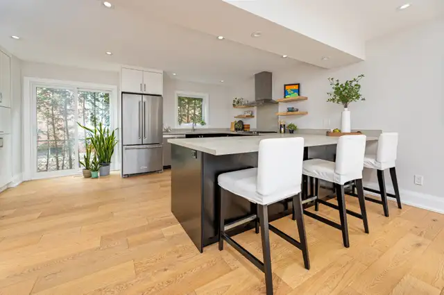 OPEN HOUSE-Stunning 4 1 Bed Home in Hills of St. Andrew - Aurora - Photo 4