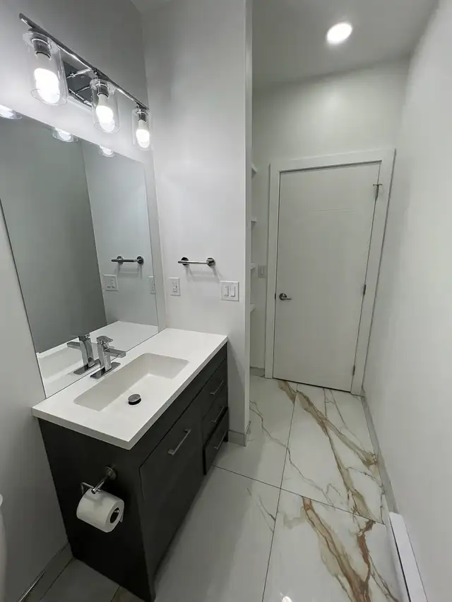 2-Bedroom Legal Basement Suite – Kensington - Photo 10