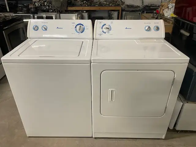 Laveuse sécheuse traditionnelles blanches Amana
