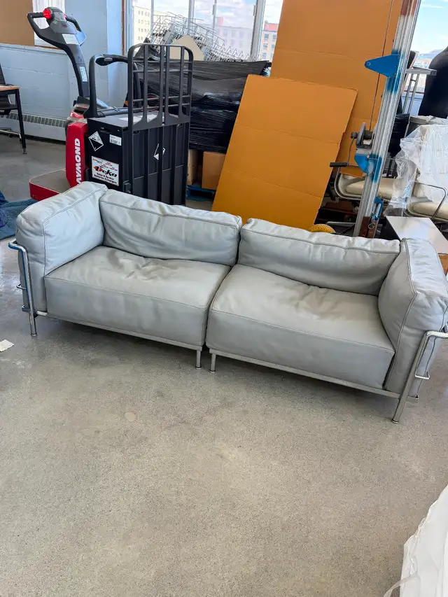 Authentic Le Corbusier Cassina LC3  Grand  Modèle 2 armchair