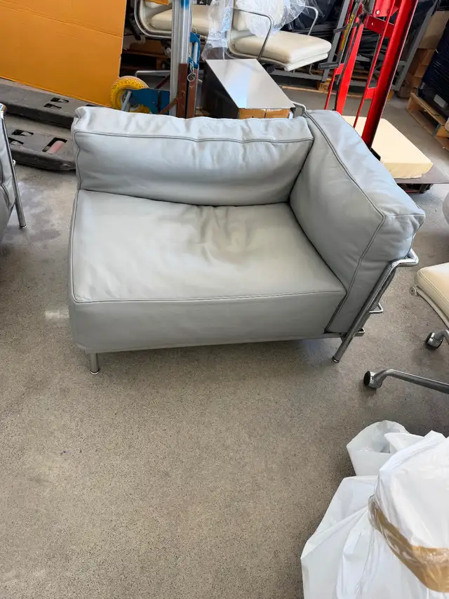 Authentic Le Corbusier Cassina LC3  Grand  Modèle 2 armchair - Photo 3