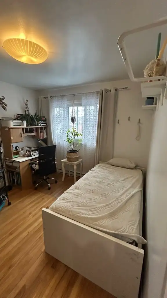 Tres joli 3 et demi (semi-meublé) - Nouveau Rosemont - Photo 5
