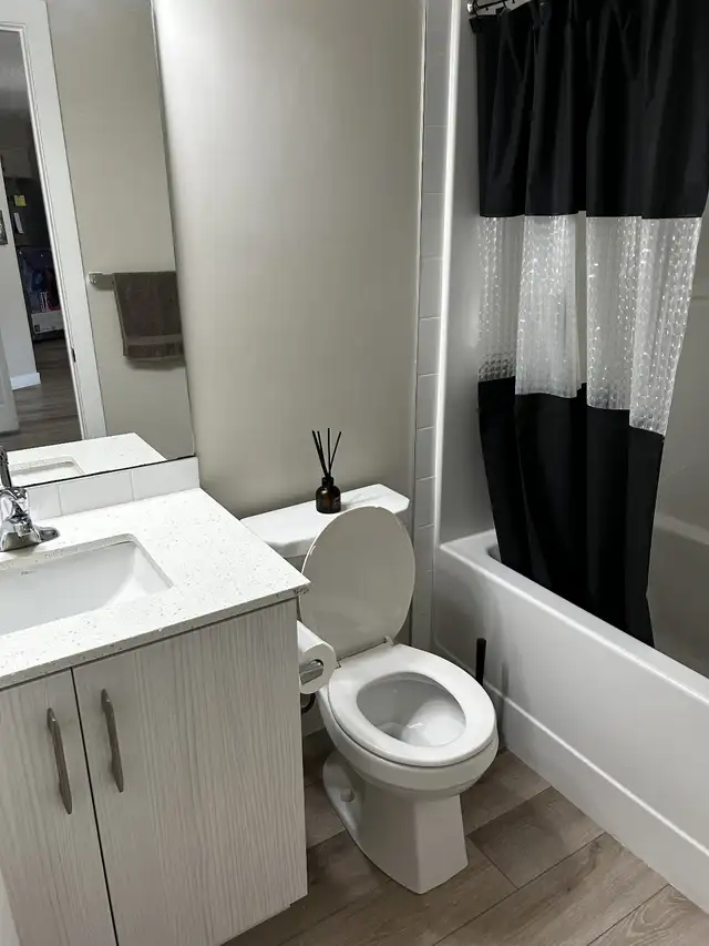 Bright and Modern Apartment in South Edmonton - Photo 10